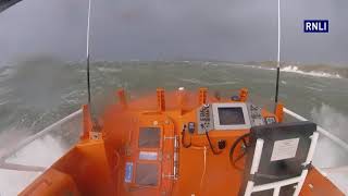 Tenby Lifeboat launched following a report of a person washed off rocks near Skrinkle [upl. by Mashe]