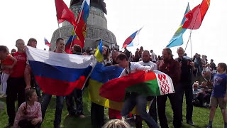 День Победы Berlin Treptower Park 9 mai 2015  Берлин Трептовпарк 9 мая 2015 [upl. by Naxela]