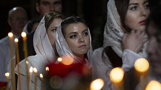 Orthodoxe Weihnachten am 71  Putin feiert in St Petersburg [upl. by Oniliuqnart]