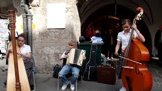 Osterfrühling 2022 Ostermarkt Innsbruck Altstadt Ofenbank Trio [upl. by Weyermann]