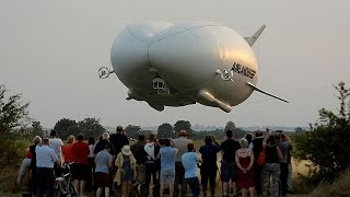 Airlander Maior aeronave do mundo fez primeiro voo em Inglaterra [upl. by Hussar]