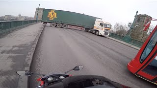 Dangerous Lorry UTurn on Tyne Bridge Newcastle  Gateshead [upl. by Dahs]