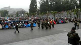 PMI 2009 Lourdes  fanfare militaire dans le sanctuaire [upl. by Ecirtaed]