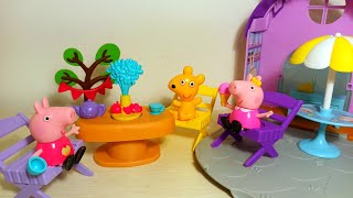 Apriamo due playset di Peppa Pig la gelateria e lora del the  giocattoli per bambini🧁🍓🍨 [upl. by Nilrah]