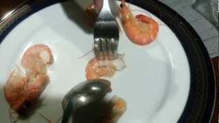 How to peel or deshell shrimp in 3 seconds [upl. by William]