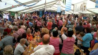 Einlauf der Schalmeienkapelle Steinbach zur Königswalder Wiesn 2015 1080p HD [upl. by Orsa126]