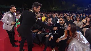 Ranveer Singh Alia Bhatt Vaani Kapoor ke saath masti  The 21st ITA Awards  Part 5 [upl. by Illil]