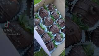 CHOCOLATE COVERED STRAWBERRIES 🍓 [upl. by Aoh]