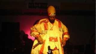 Gal Pickney follow mecapletonwmv [upl. by Budd]