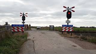 Spoorwegovergang Dronryp  Dutch Railroad Crossing [upl. by Jacoby]