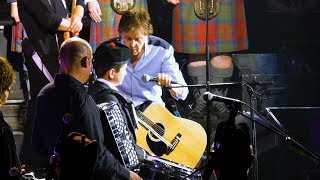 Paul McCartney with pipe band member Jackson at Qudos Bank Arena Sydney  12122017 [upl. by Nestor]