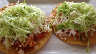 Tostadas de tinga de pollo deliciosa receta [upl. by Aiciram]