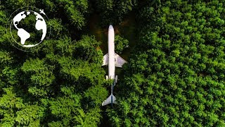 AIRPLANE CONVERTED to Functional HOME for Protection from ENVIRONMENTAL DISASTERS [upl. by Leibarg635]