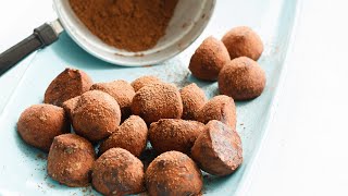 Recette  Truffes au praliné [upl. by Alvarez]