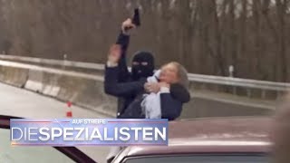 Geisterfahrer Geiselnehmer mit Waffe rammt Polizeiauto  Auf Streife  Die Spezialisten  SAT1 TV [upl. by Artimed]