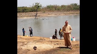 Mission au Bénin  Témoignage de lAbbé Laurent Guimon [upl. by Kreager]