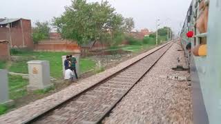 Mainpuri railway station par arrival karti shikohabad kasganj passager train ncrcityrailwaympi [upl. by Rhines]