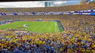 ¡Pelos de punta Así sonó el himno de Colombia vs Uruguay [upl. by Ylrebmic299]