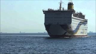 EL VENIZELOS Arrival at Piraeus Port Anek Lines [upl. by Haines]