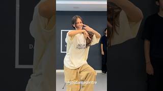 Akshita killing it ❤️‍🔥🔥 yimmyyimmy deepaktulsyanchoreography [upl. by Hafirahs]