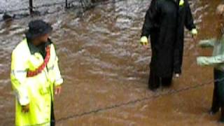 Flood Rescuers at auntie sylvies Anahola Kauai 11 14 09 027 [upl. by Kcirdle]