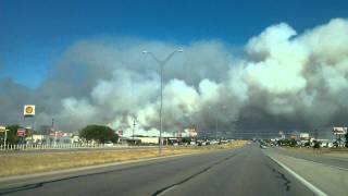 BASTROP TX FIRE SMOKE CLOUDS 9511 [upl. by Tiossem]