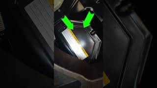 Где находится аккумулятор гольф 5 VR6 How to find the battery in a VW Golf mk5 R32 VR6 [upl. by Einwahr]