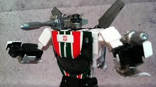 Wheeljack  Transformers Masterpiece MP20 Review [upl. by Rossie529]