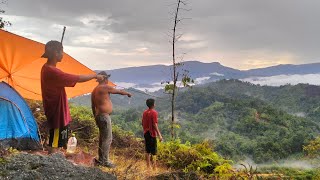 camping hujan deras siang malam disertai angin kencang sampai tenda koyak [upl. by Anwad]