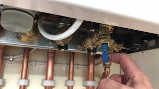 Topping up a Worcester Boiler Keyless Filling Link [upl. by Merdith]