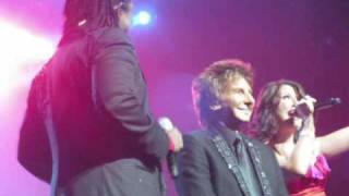 Barry Manilow  Christmas Is Just Around The Corner  Rosemont Theatre 12192009 [upl. by Eloken648]