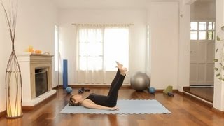 Cómo hacer el ejercicio de estiramiento de columna  Ejercicios de Pilates 3 [upl. by Eenahc]