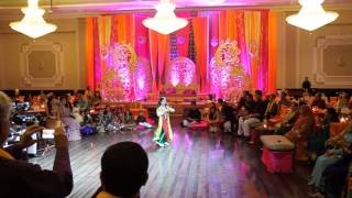 Best Mehndi Dance 2014  Zaid and Anza  Surprise Groom Performance [upl. by Annabell]