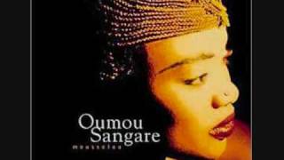 Oumou Sangare  Moussolou [upl. by Imailiv10]