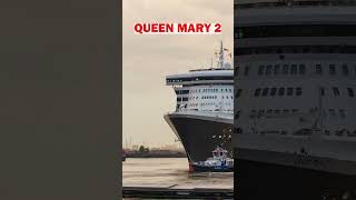 Queen Mary 2 in Hamburg im Morgengrauen Zeitraffer time lapse shipspotting [upl. by Ansela]