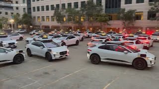 Waymo cars honk at each other throughout the night disturbing SF neighbors [upl. by Nosdrahcir]