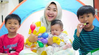 DADAKAN CAMPING DI DALAM RUMAH DAN FINGER SONG COLOR BALON BERSAMA BAYI SHANUM 🎈 Davino Vlog [upl. by Ainavi29]