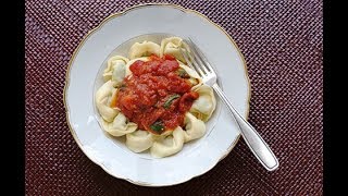 Rezept Tortellini mit Tomatensauce [upl. by Routh]