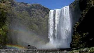 Ijsland waterval Skogafoss [upl. by Cheyney]