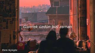 Duman  Aman Aman Lyrics [upl. by Llenil437]