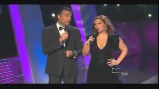 Jaime Camil y Angélica Vale casi se besan en Premio Lo Nuestro 2011 [upl. by Hills]