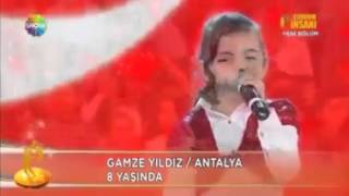 Küçük Gamze Yıldız İstiklal Marşı [upl. by Ynaffik]