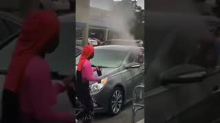 store employee breaks window of car filled with smoke viralvideo [upl. by Westberg]