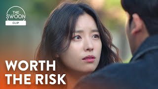 Park Hyungsik dives into a mob of zombies to save Han Hyojoo  Happiness Ep 3 ENG SUB [upl. by Eileme]