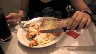 Pizzeria Spontini Milan Italy  Fui Comer Pizza na Itália e olha no que deu [upl. by Arrim]