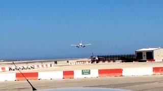 Aborto de aterrizaje en el aeropuerto de Gibraltar por viento fuerte [upl. by Sackville]