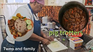 Debbie cooking brown stew pig trotters N rice amp peas  veg🥕🥕🥦🥦🇯🇲 [upl. by Einhpad]