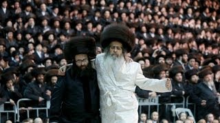 ‫Satmar Rebbe Dancing Mitzvah Tanz In Israel [upl. by Jerrine]