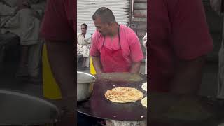 Hard Working Man Selling Saag Paraat Roadside streetfoodshorts viralfoodshorts streetfoodpakistan [upl. by Skyla339]