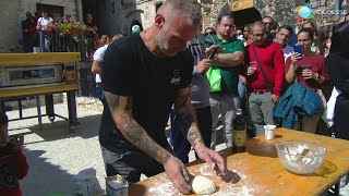 Gabriele Bonci lezioni di pizza a Campo di Giove [upl. by Kerianne]